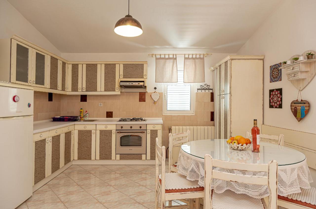 Apartments Villa Lilla 巴什卡沃达 外观 照片