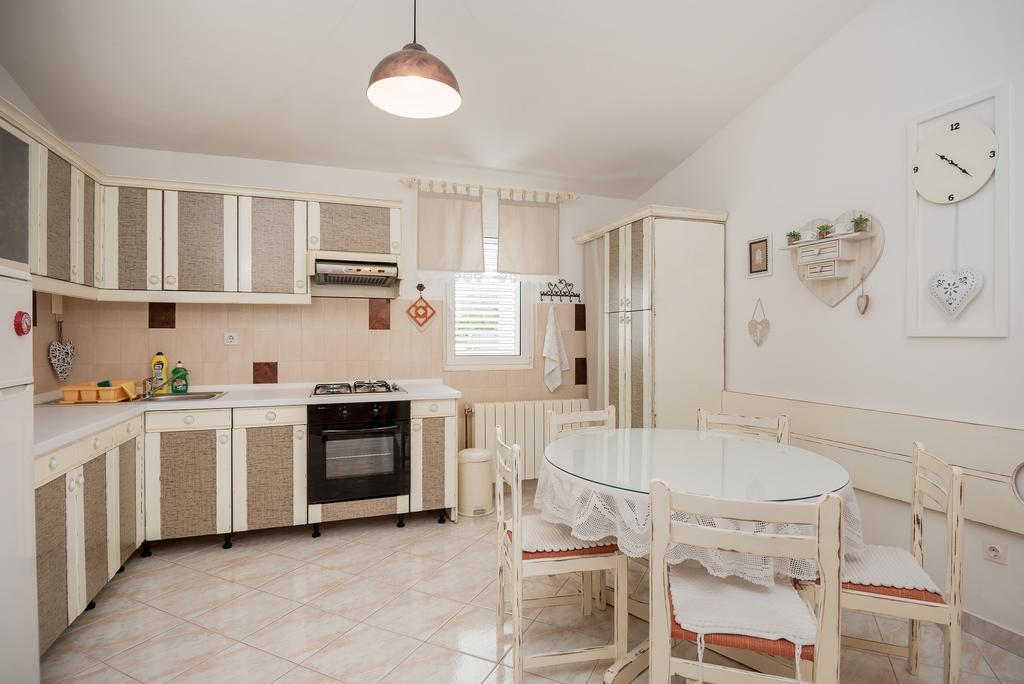 Apartments Villa Lilla 巴什卡沃达 外观 照片
