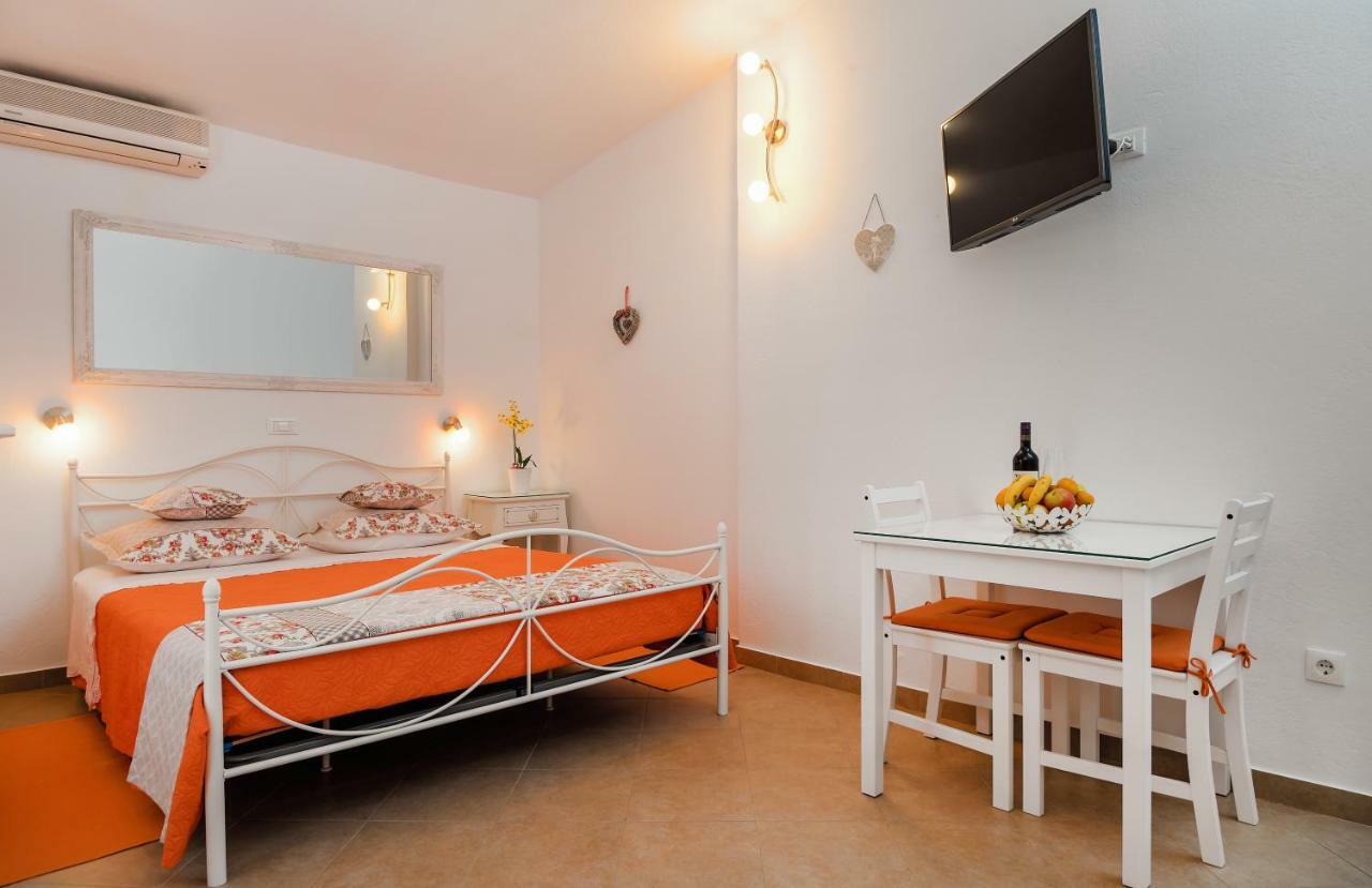 Apartments Villa Lilla 巴什卡沃达 外观 照片