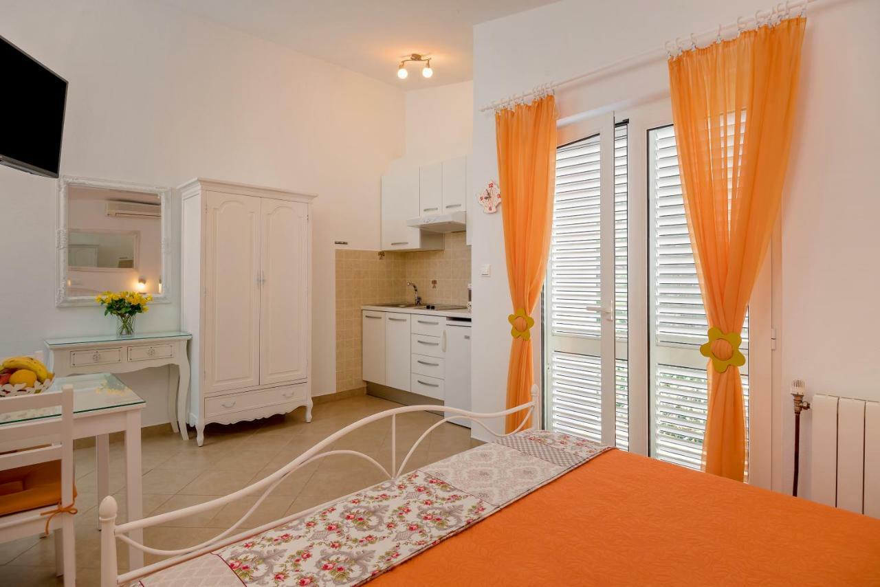 Apartments Villa Lilla 巴什卡沃达 外观 照片